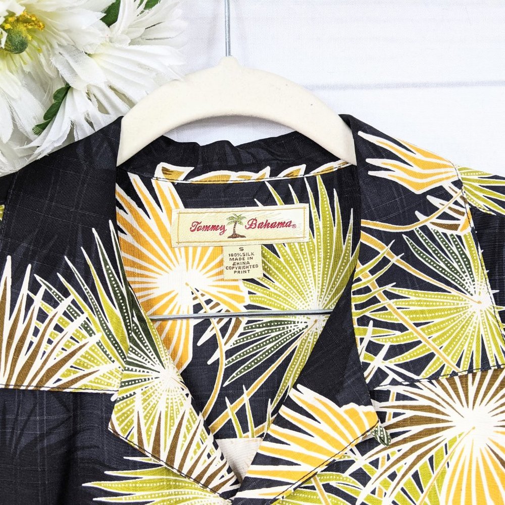 Tommy Bahama Palm Tree Silk S/S Button Up Shirt - Picture 3 of 7